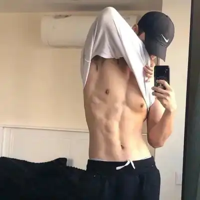 丁芷巧